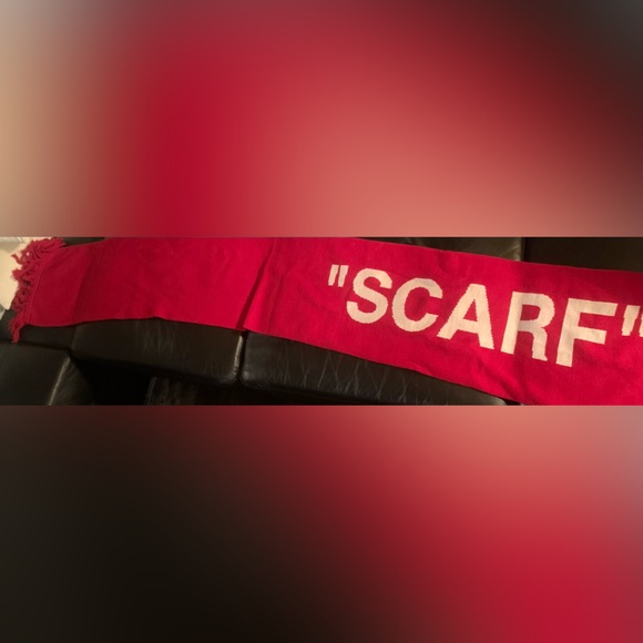 Off-White Red Winter Scarf NWT - Picture 5 of 6